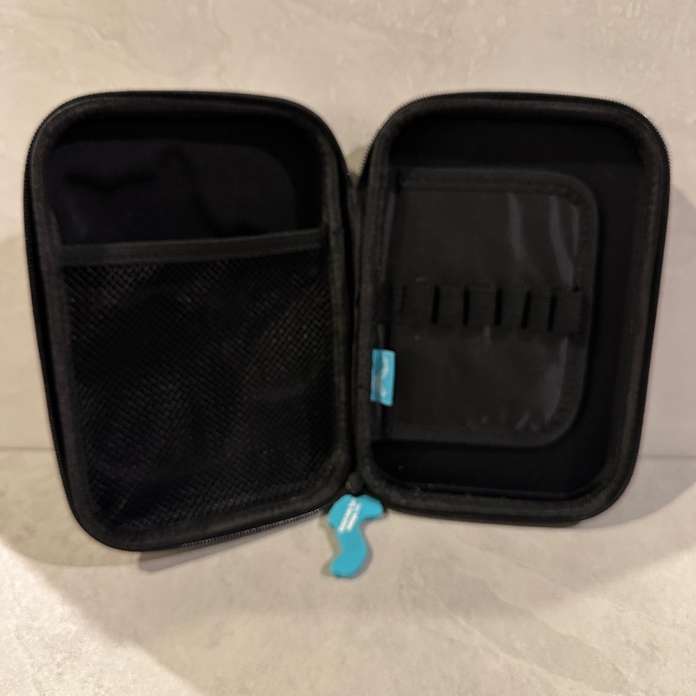 Squishmallows Zippered Winston Supply Box Excellent Condition - Picture 3 of 6